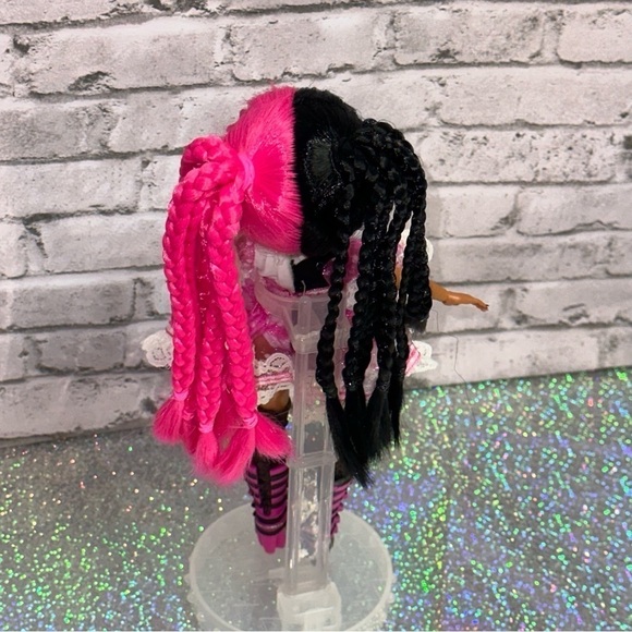 L.O.L. Surprise! LOL Surprise OMG Rock Metal Chick Remix Fashion Punk Doll - Picture 5 of 13